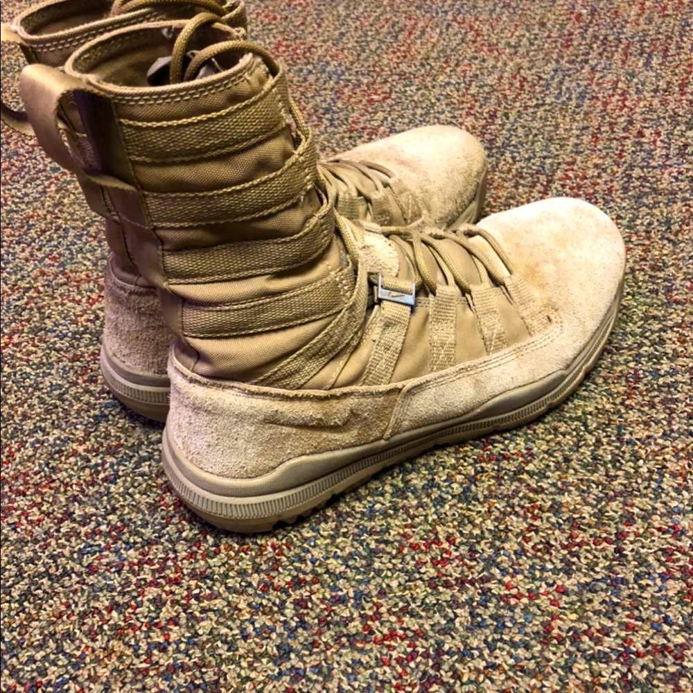 Nike combat boots size 7.5